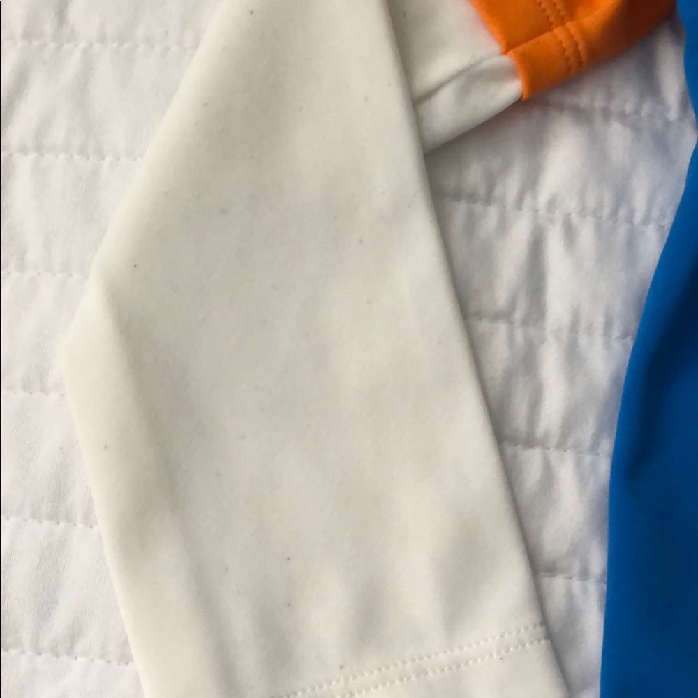 Mini Boden Rashguard - Picture 6 of 6